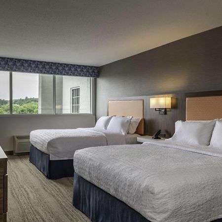 Hampton Inn Manchester Downtown Extérieur photo