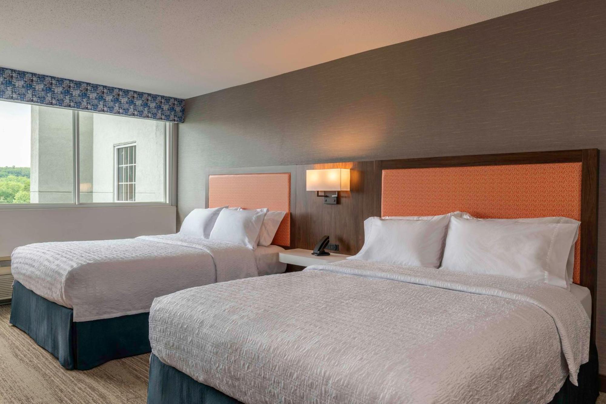 Hampton Inn Manchester Downtown Extérieur photo