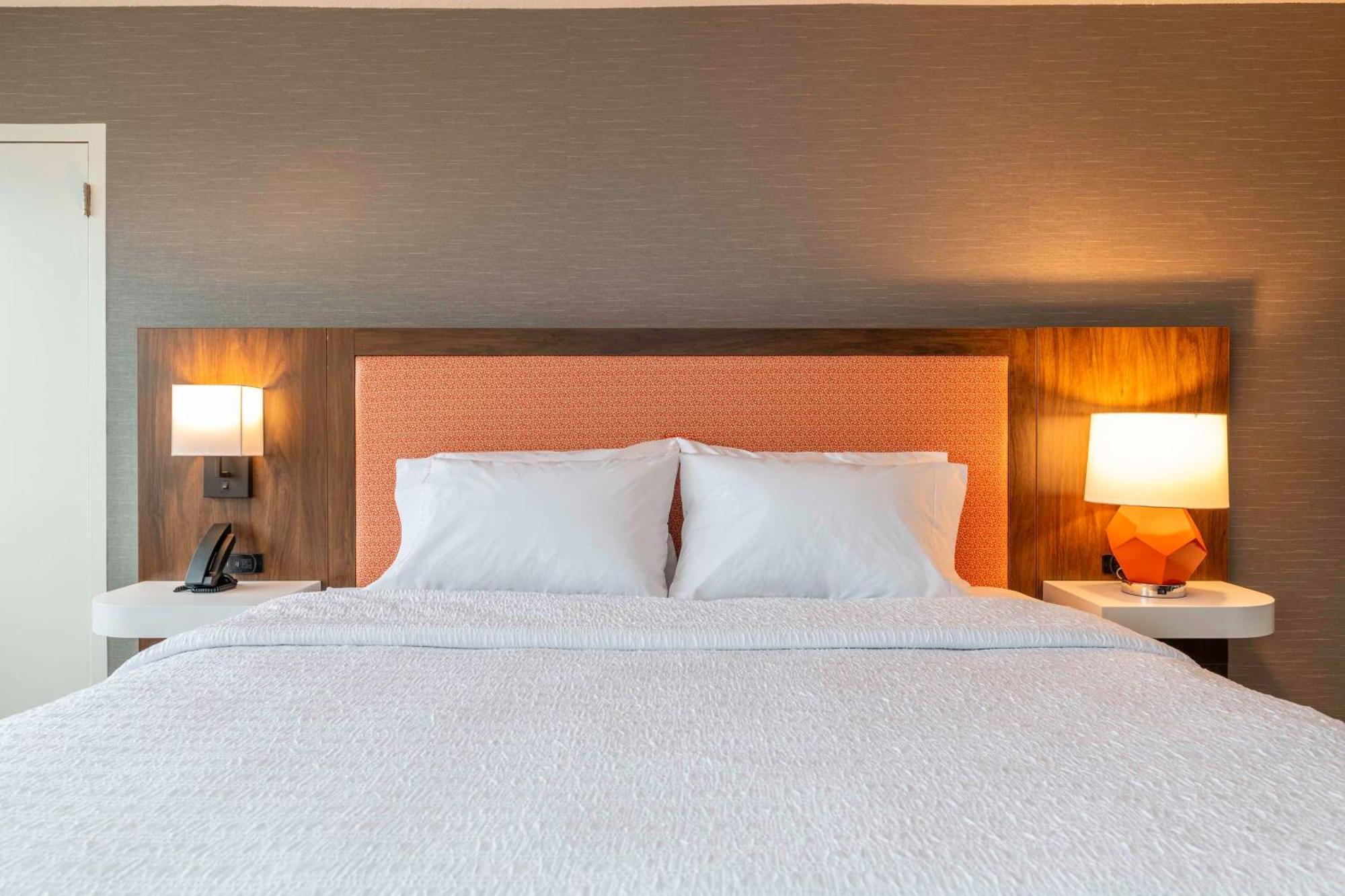 Hampton Inn Manchester Downtown Extérieur photo