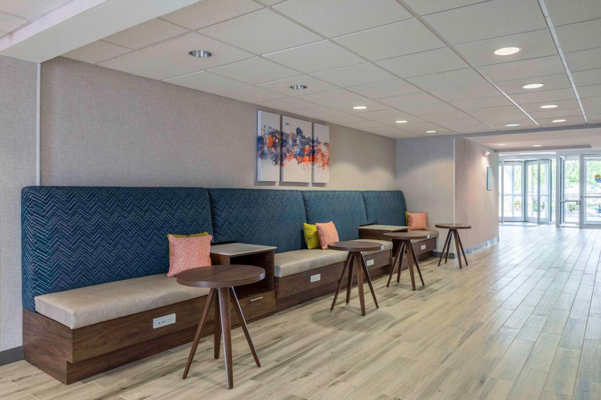 Hampton Inn Manchester Downtown Extérieur photo