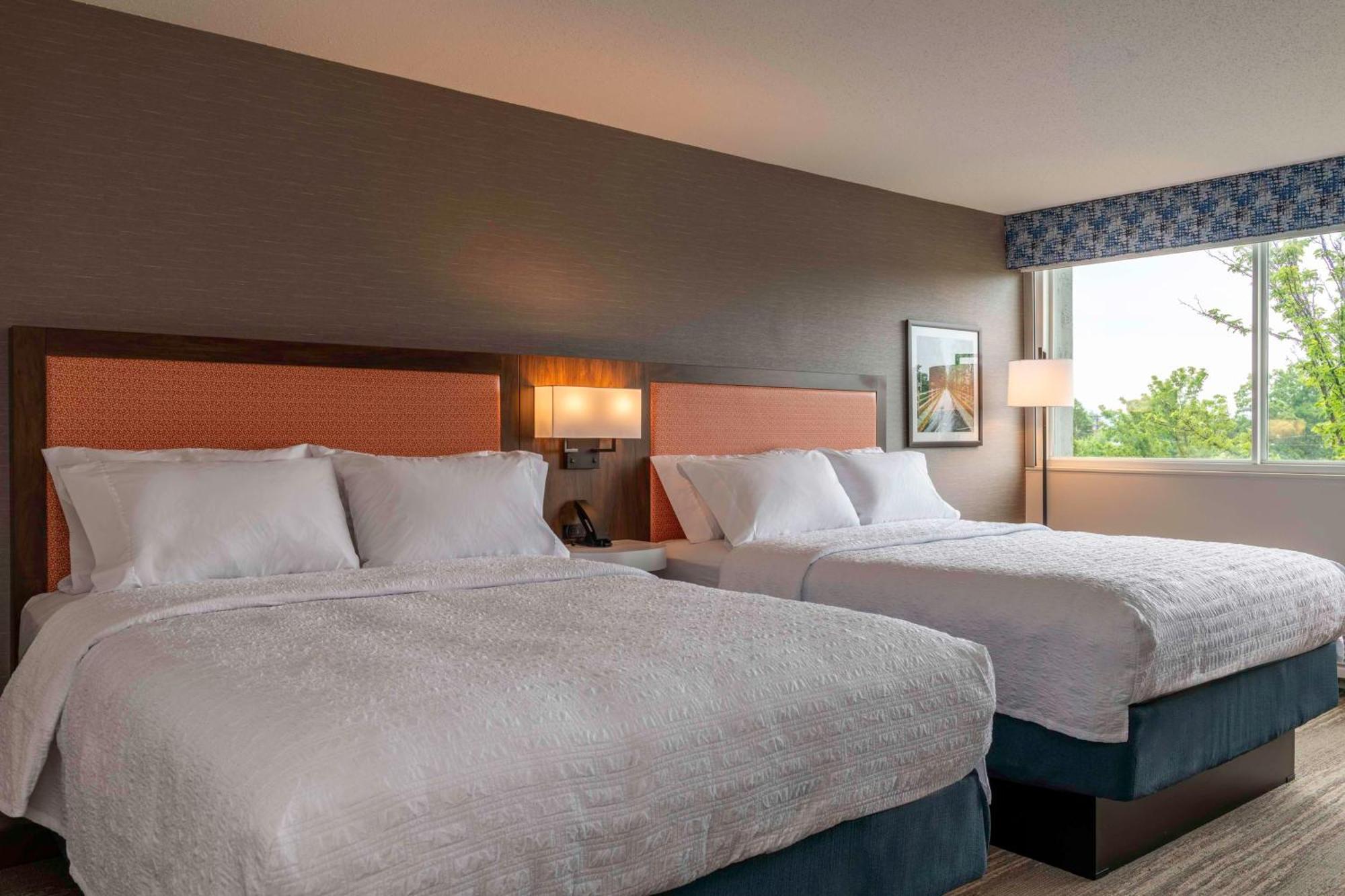 Hampton Inn Manchester Downtown Extérieur photo