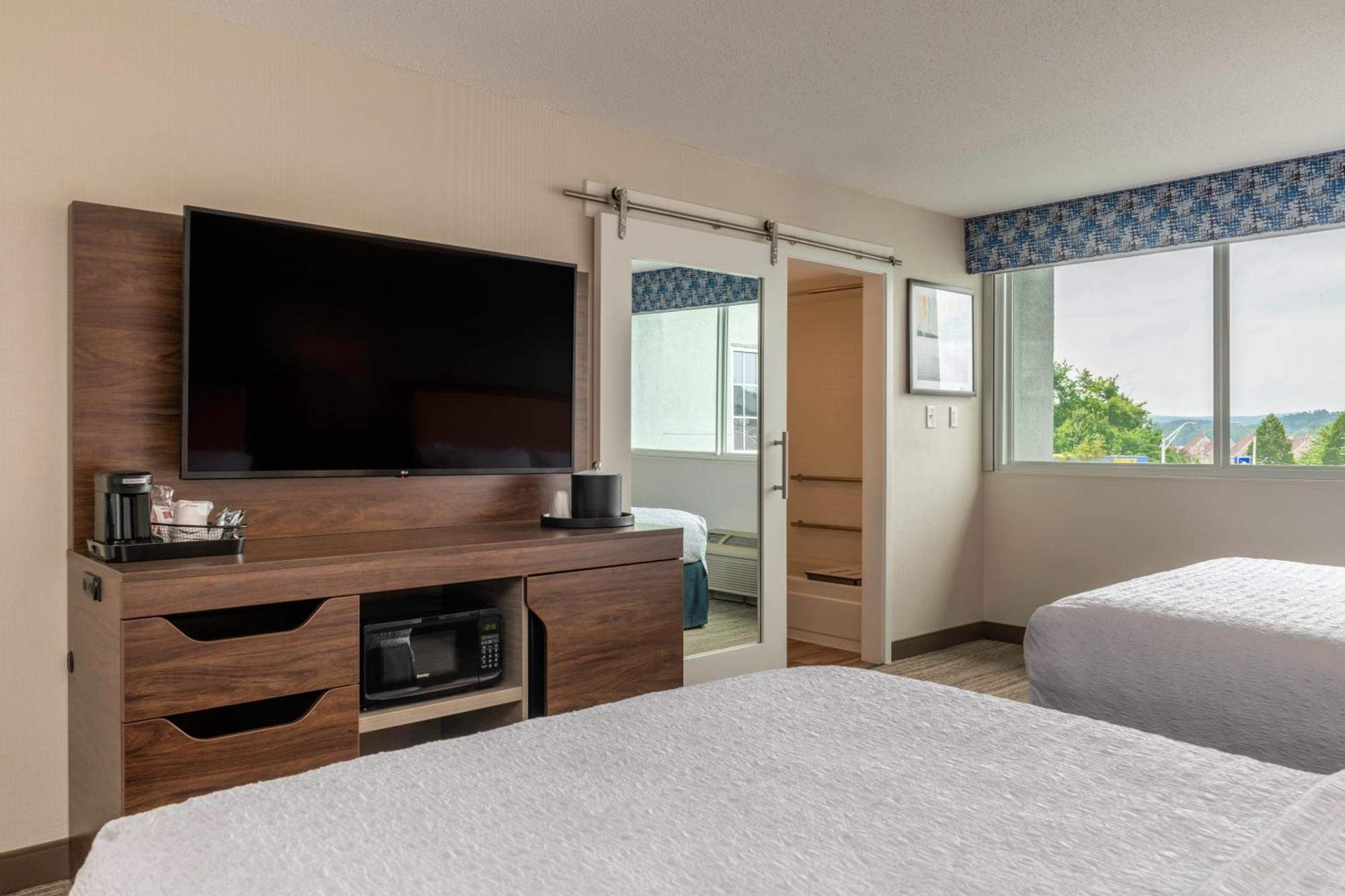 Hampton Inn Manchester Downtown Extérieur photo